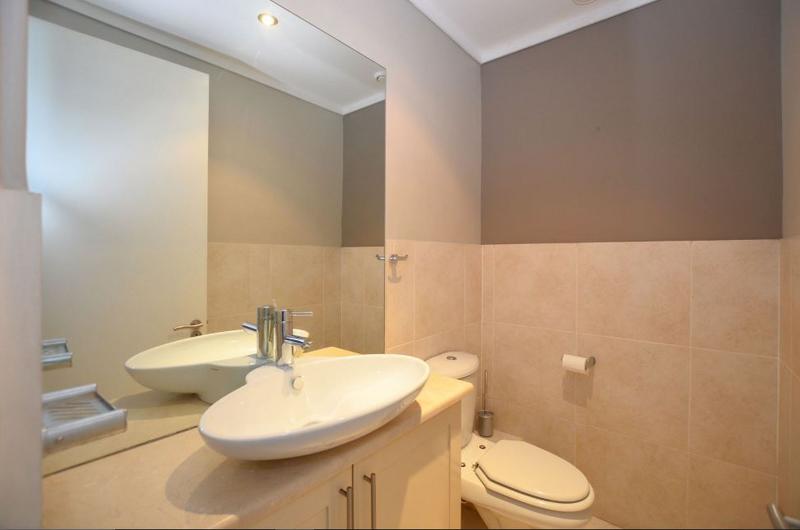 2 Bedroom Property for Sale in Bloubergstrand Western Cape